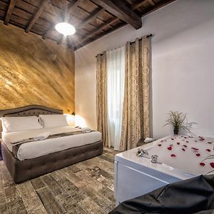 Navona Jacuzzi Rooms